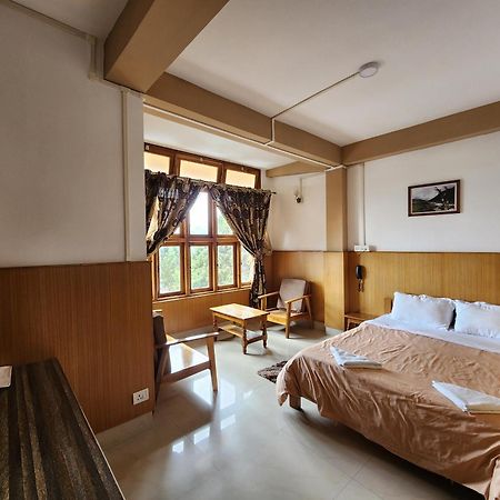 Hotel The Oak Tawang Exterior foto