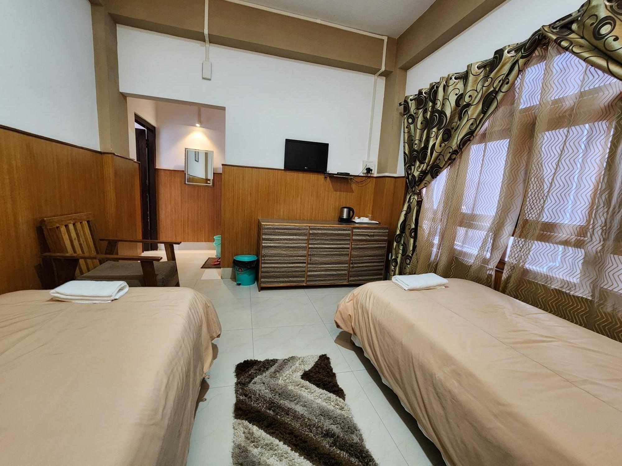 Hotel The Oak Tawang Exterior foto