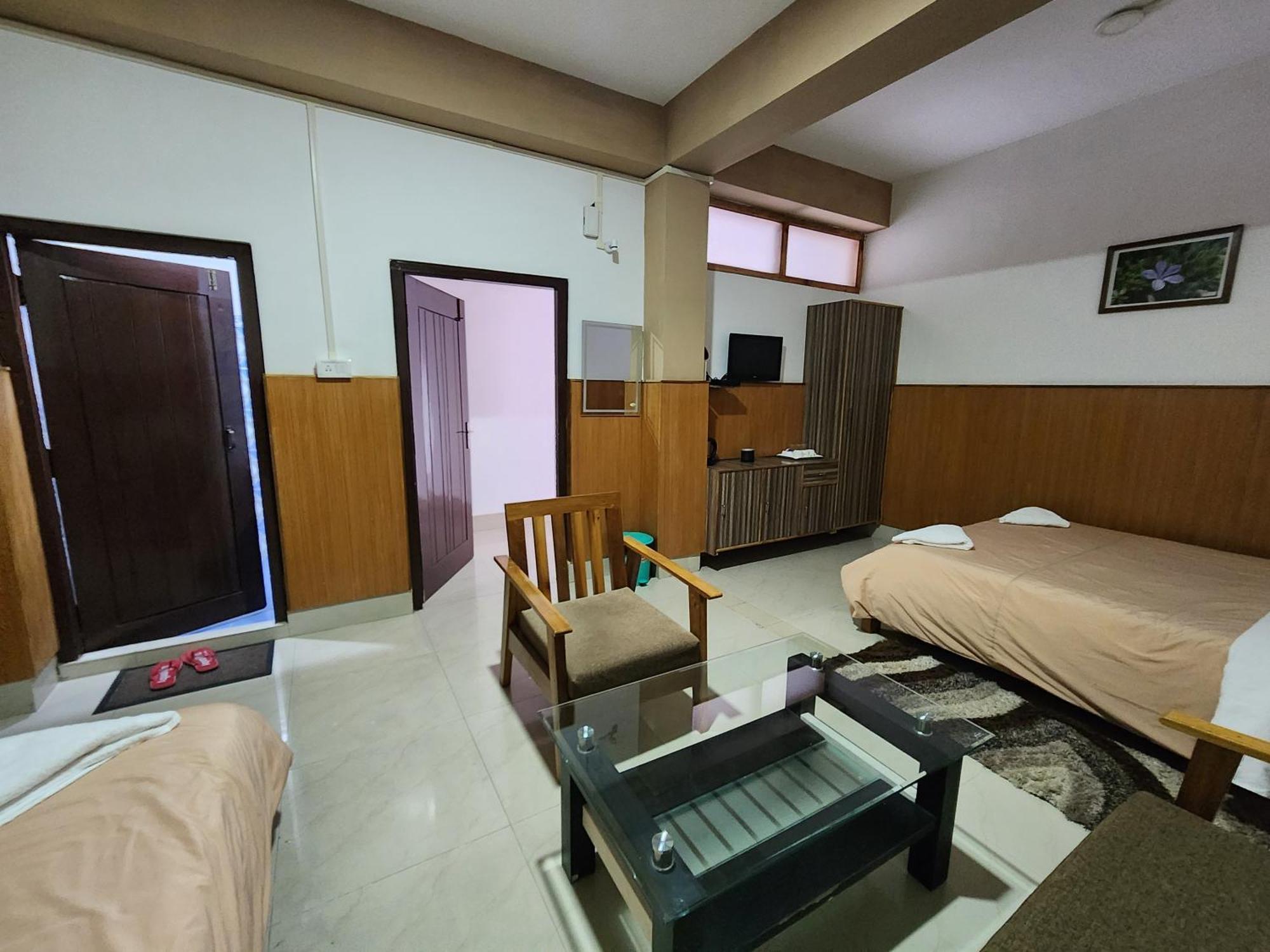 Hotel The Oak Tawang Exterior foto